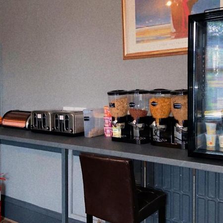 The Windsor Hotel And Bar カーコーディ エクステリア 写真