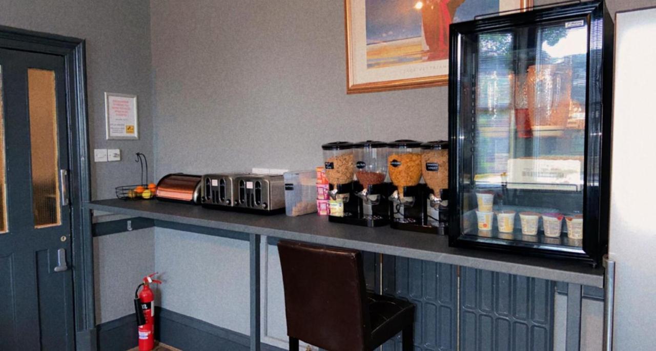 The Windsor Hotel And Bar カーコーディ エクステリア 写真